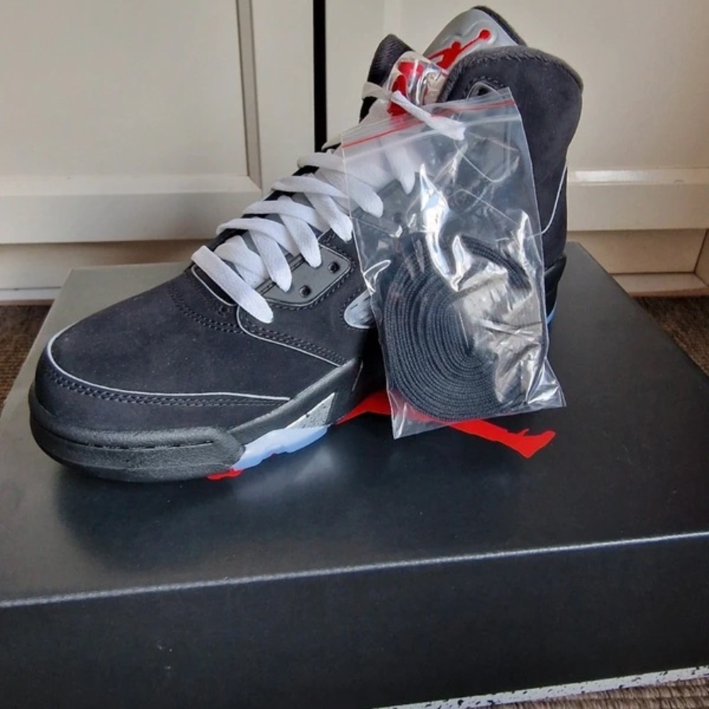 Air Jordan 5 Retro OG Black Metallic Reimagined - Picture 4 of 5
